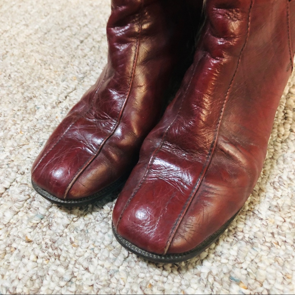 Vintage Italian (wine) leather boots w/rubber sole - Picture 3 of 7